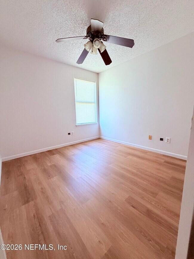 Building Photo - 8742 Pinevalley Ln