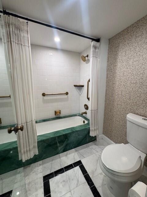 Building Photo - 8045 Eastlake Dr