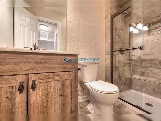 Building Photo - 4 bedrooms, 3 baths gorgeous Parkville home
