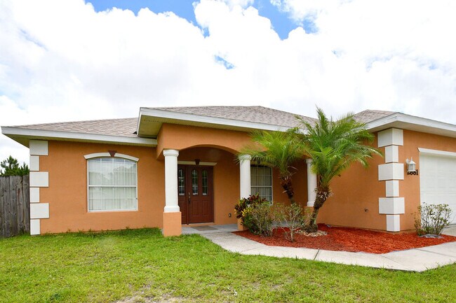 Building Photo - 2881 Fontainebleau Ave SE