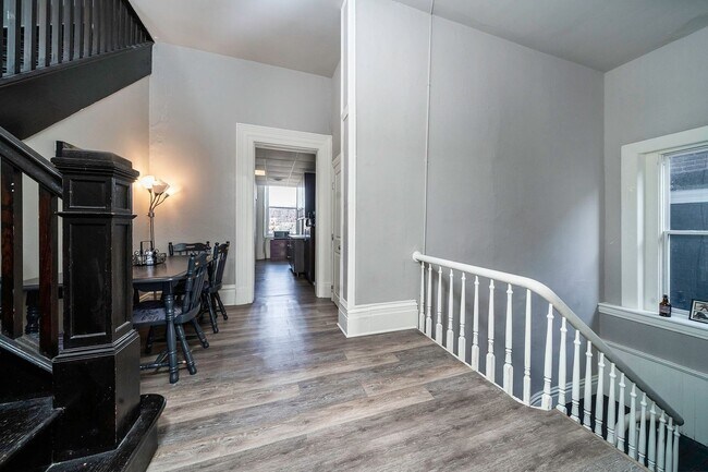 Building Photo - 2353 Sidney St