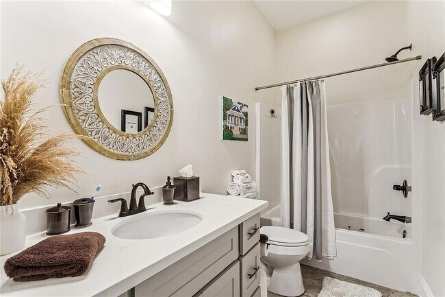 Building Photo - 12099 Jones Rd