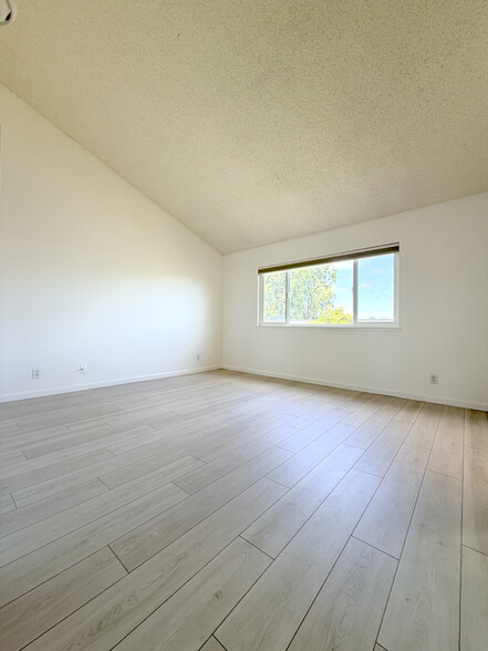 Building Photo - 716 Nina Ln