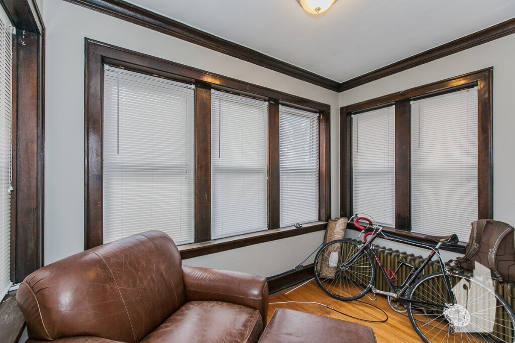 Building Photo - 3511 N Damen Ave