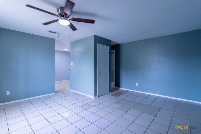 Building Photo - 1601 Benttree Dr