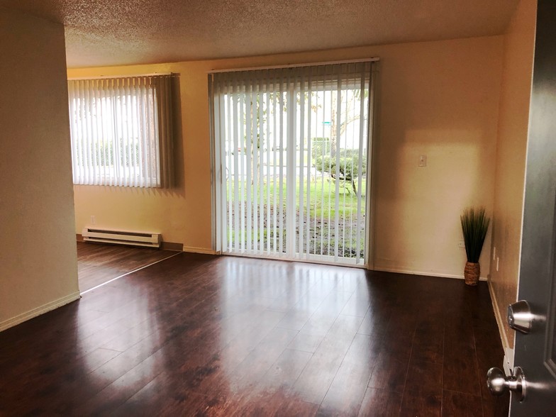 Living Room - 12602 Lincoln Ave SW