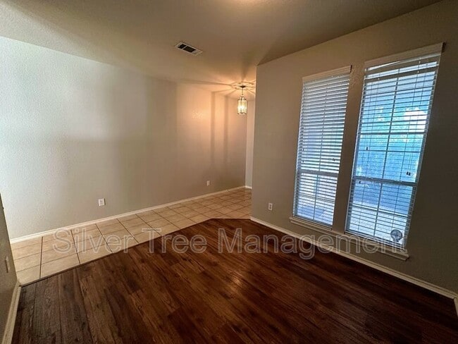 Building Photo - 420 Donagon Ct