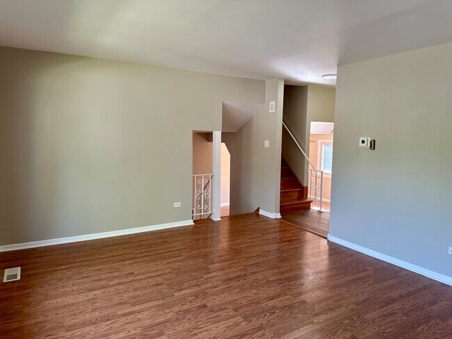 Building Photo - 440 W Arquilla Dr