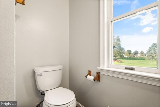 Building Photo - 318 Evergreen Mills Rd