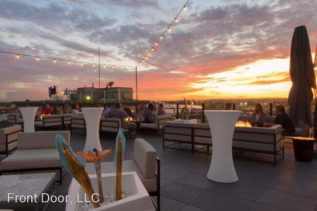 Building Photo - 215 N Main St