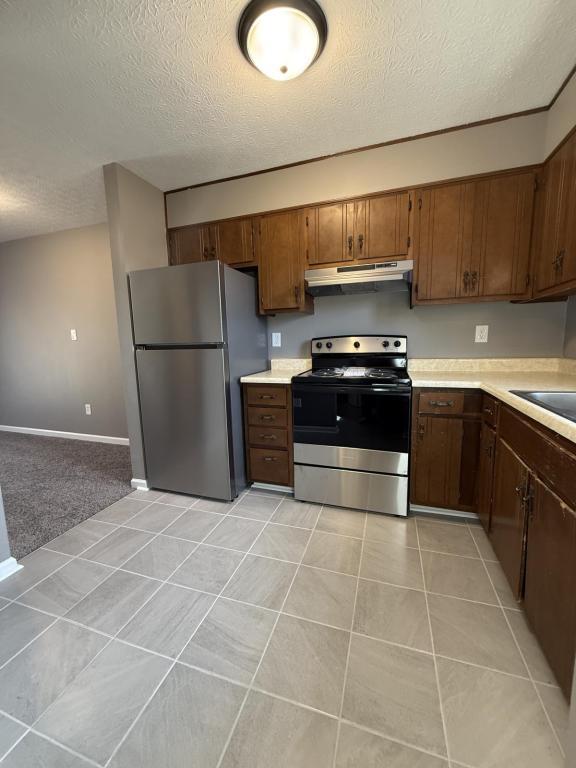 Building Photo - 1240 Clear Ridge Ln