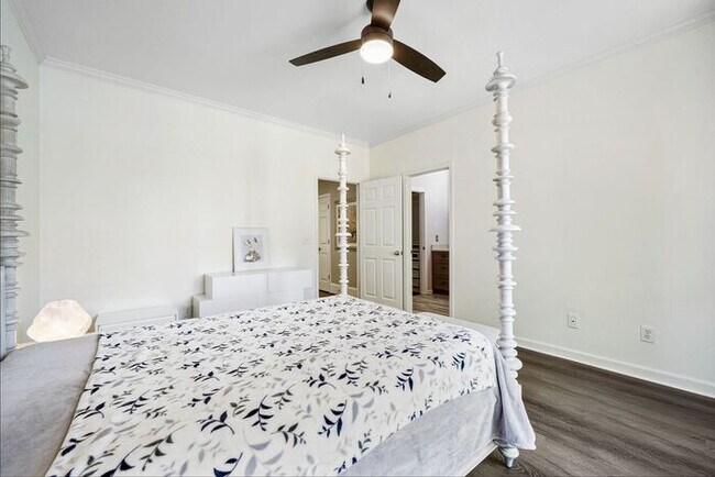 Building Photo - 7015 Blackthorn Ln