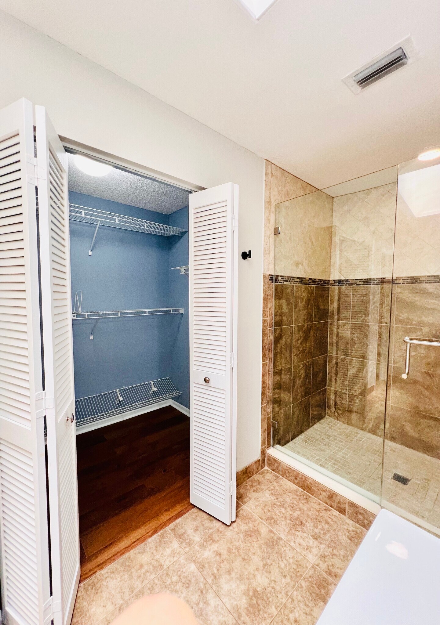 Building Photo - 13903 LAZY OAK DRIVE
