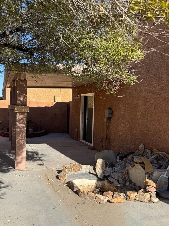 Building Photo - New Carpet and Fresh Paint