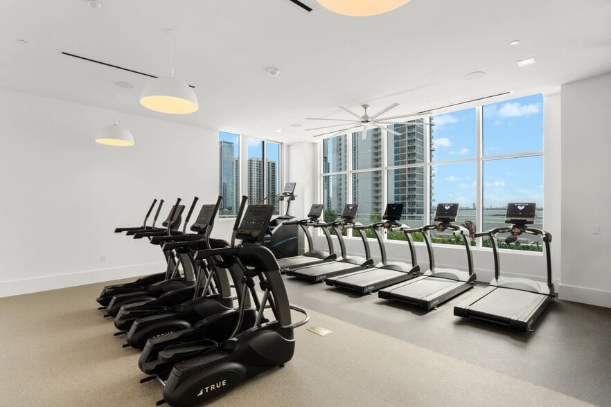 Building Photo - 251 NE 20th St