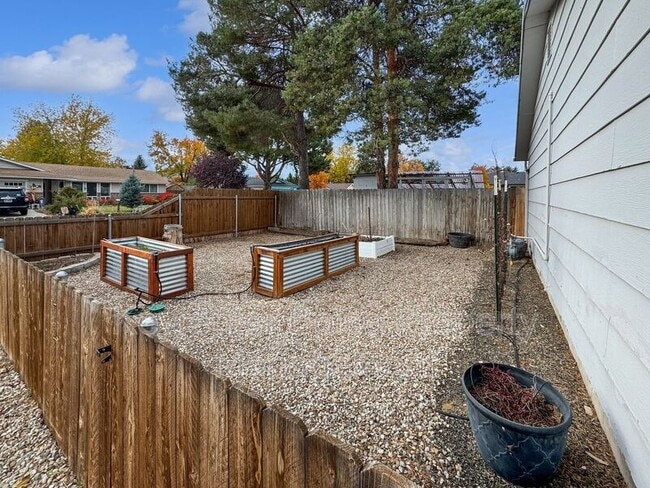 Building Photo - 4727 Arrowhead Way