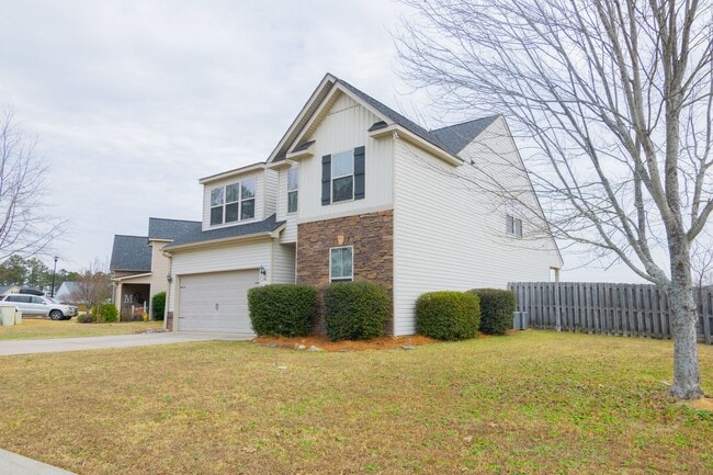 Building Photo - Perfect Family Home with Fenced Yard