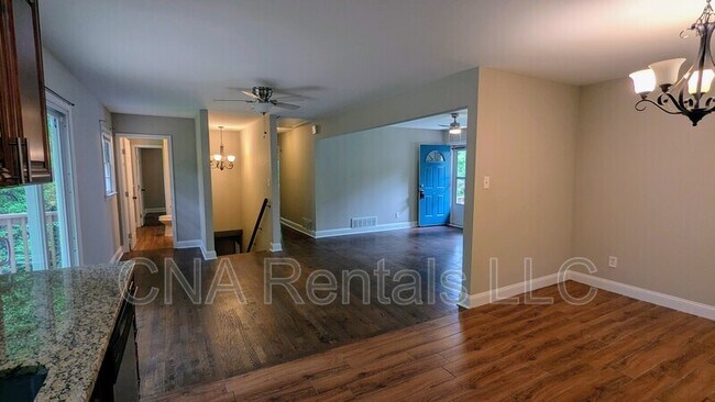 Building Photo - 631 Blackhawk Cir