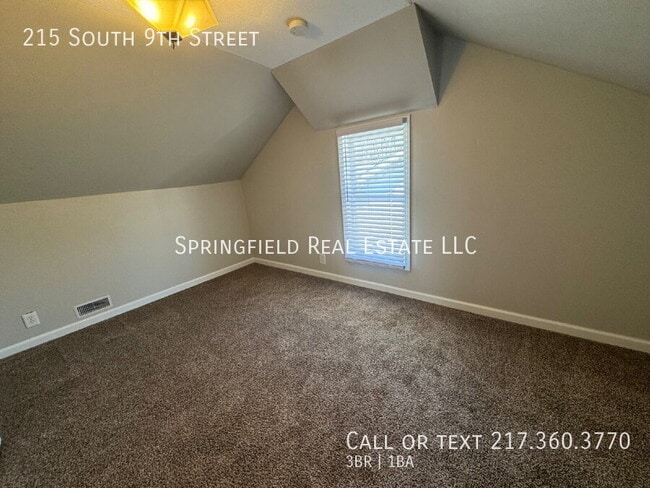 Building Photo - 215 S 9th St