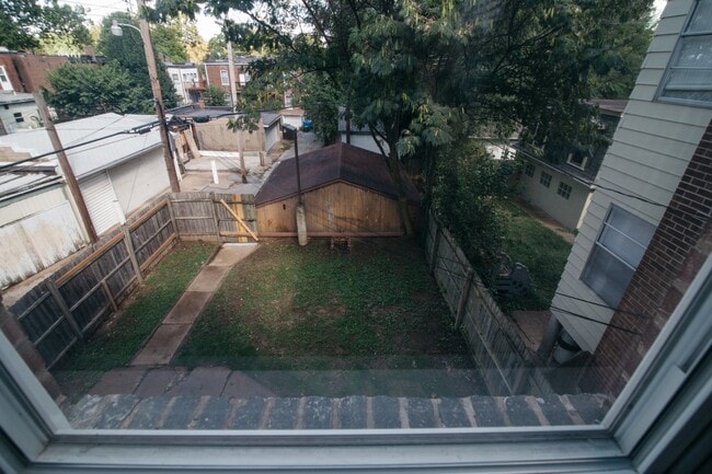 Building Photo - 3116 Lackland Ave