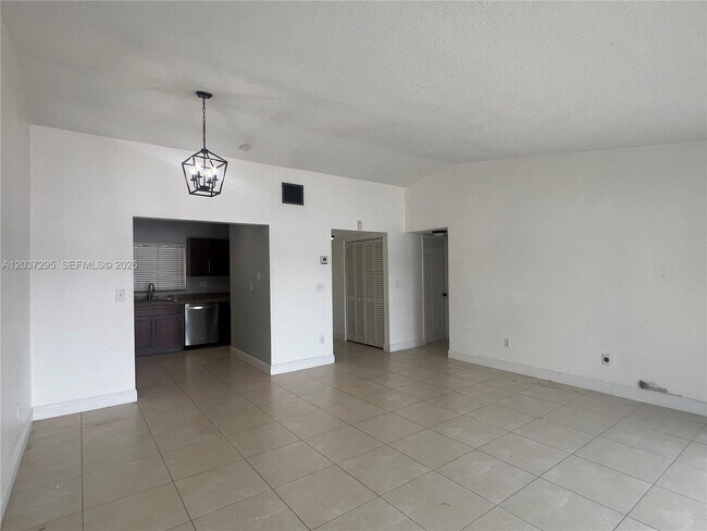 Building Photo - 11800 SW 123rd Ave