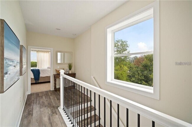 Building Photo - 1237 Savona Dr