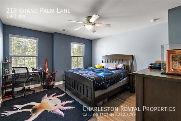 Building Photo - 219 Grand Palm Ln