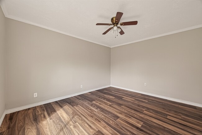 Building Photo - 12906 Gladden Dr