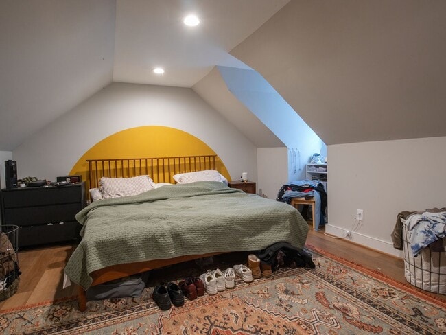 Building Photo - Prime Location 3 Bed 2 Bath Home *Available after April 10 2026*