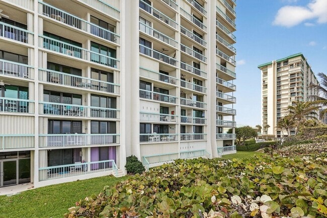 Building Photo - 9940 S Ocean Dr