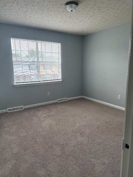 Building Photo - 53 Ferguson Dr