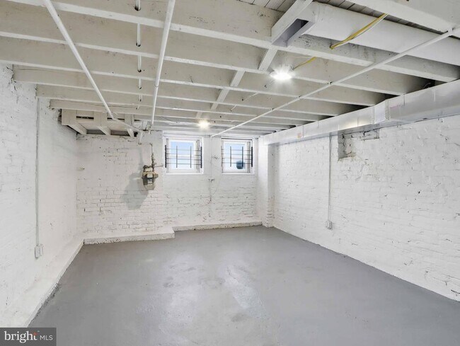 Building Photo - 1724 N Payson St