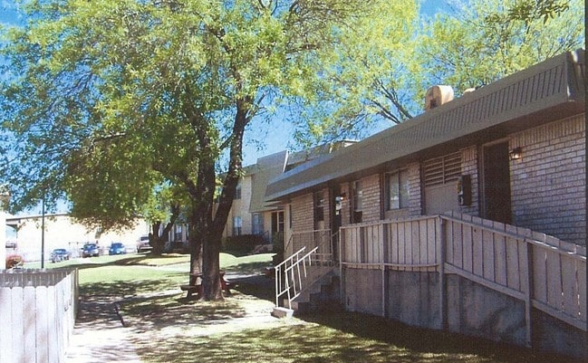 Primary Photo - Rivercrest Apartments