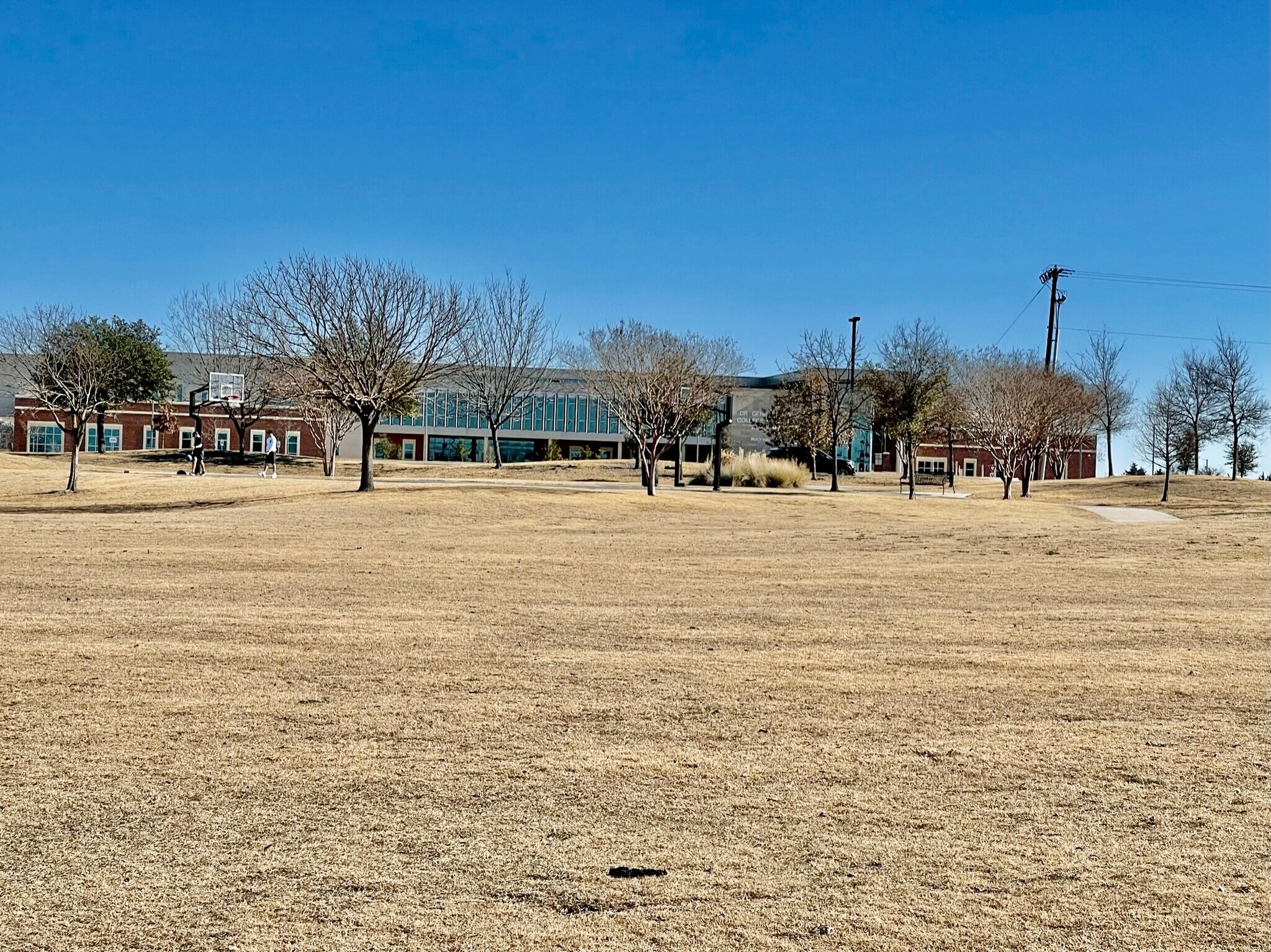 School within walking distance - 2852 Clear Creek Dr