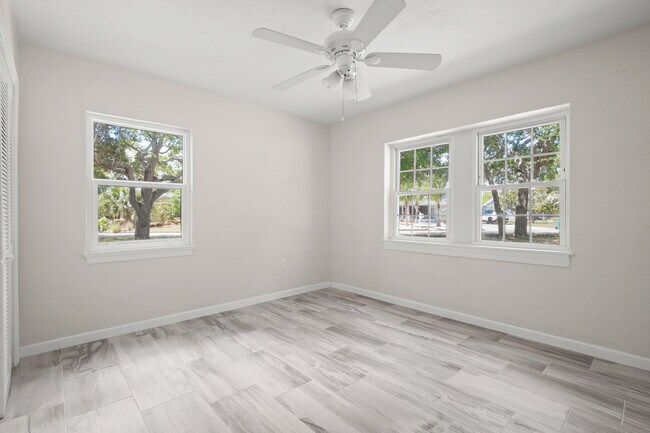Building Photo - 693 Orange Blossom Dr