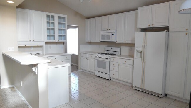 Building Photo - 5831 Instone Cir