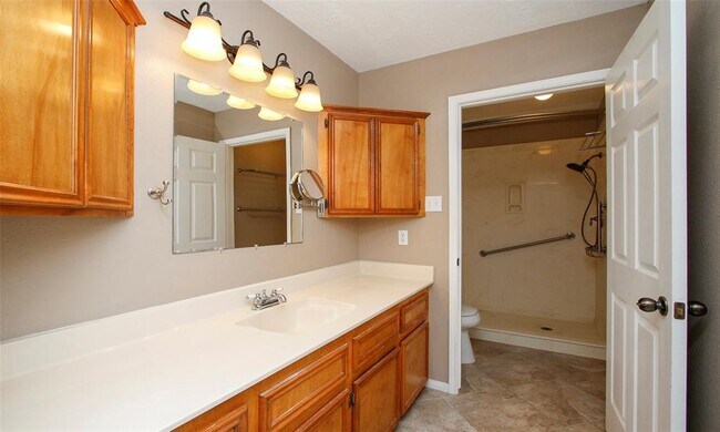 Building Photo - 6867 Stillwater Dr