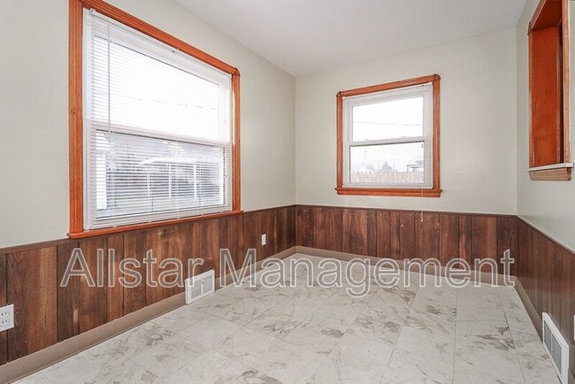 Building Photo - 6207 Gerald Ave