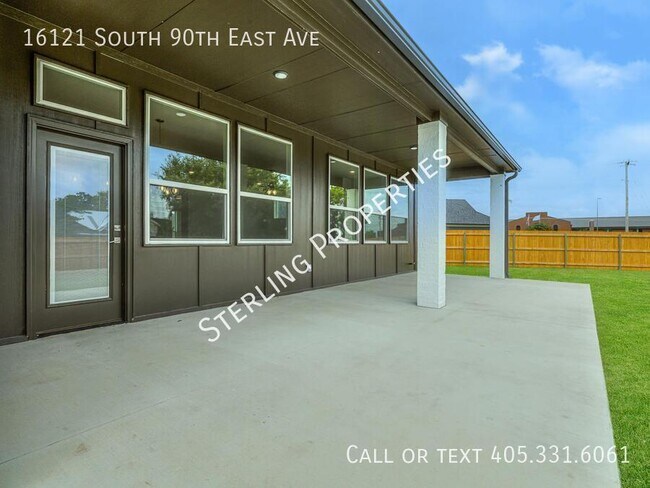 Building Photo - 16121 S 90th East Ave