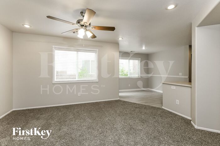 Building Photo - 7427 Margollini St