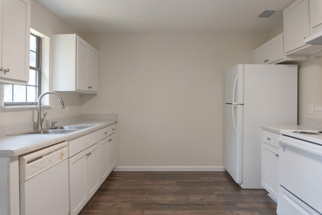 Building Photo - 1321 Burgess Dr