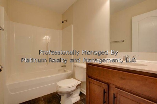 Building Photo - 1718 Thistlewood Dr