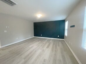 Building Photo - 153 Mildred Wy