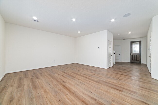 Building Photo - 7731 Coral Ky Dr