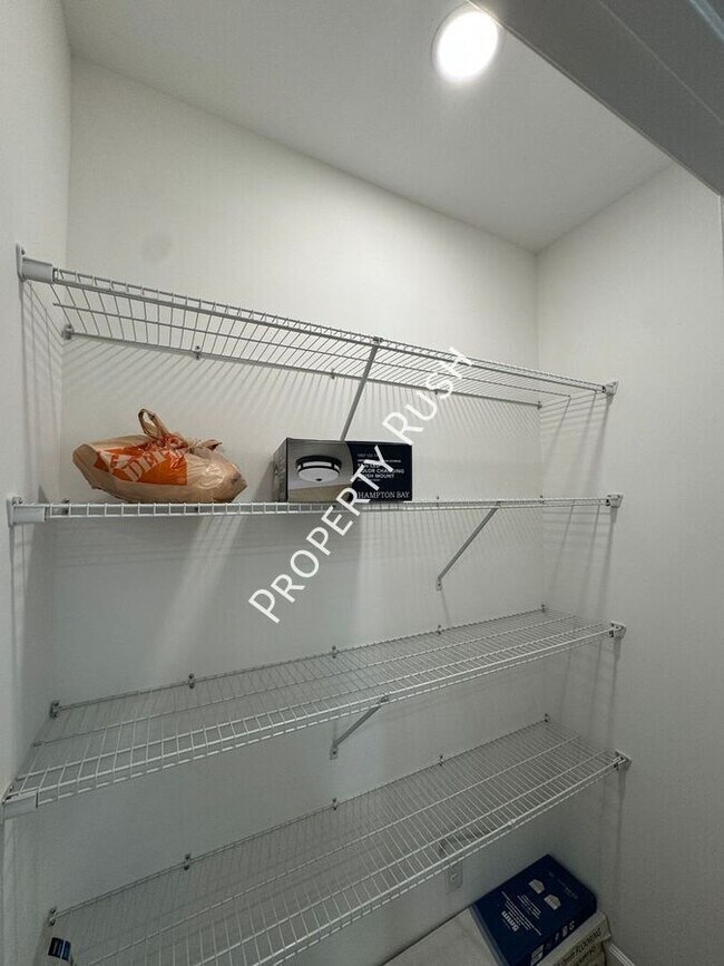 Building Photo - 1852 Wilberforce St