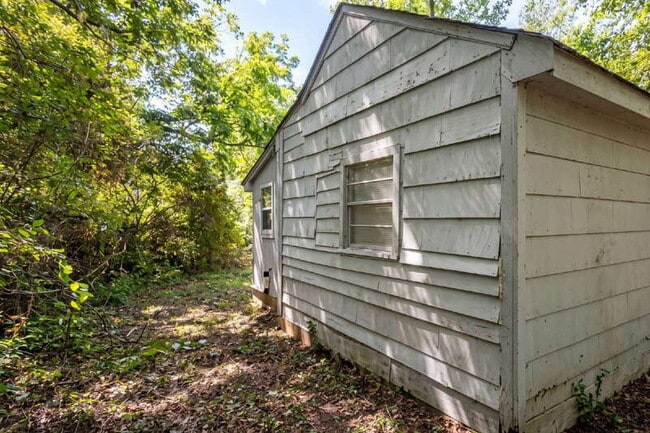Building Photo - 934 Motley St