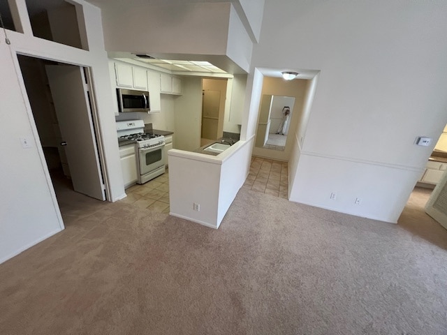 Building Photo - 7211 Cozycroft Ave