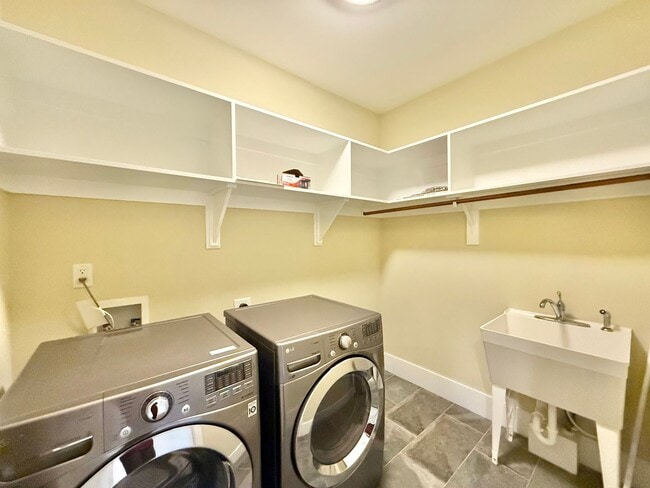 Building Photo - Modern 3BD, 3.5BA Raleigh Home on a Corner Lot with a 2-Car Attached Garage & Private Backyard in...