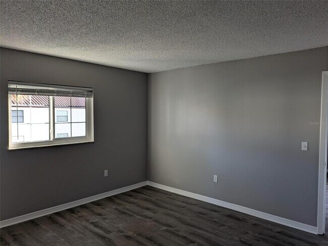 Building Photo - 10530 77th Terrace