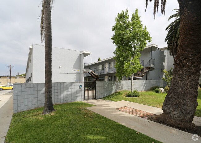 Primary Photo - 11951 Venice Blvd